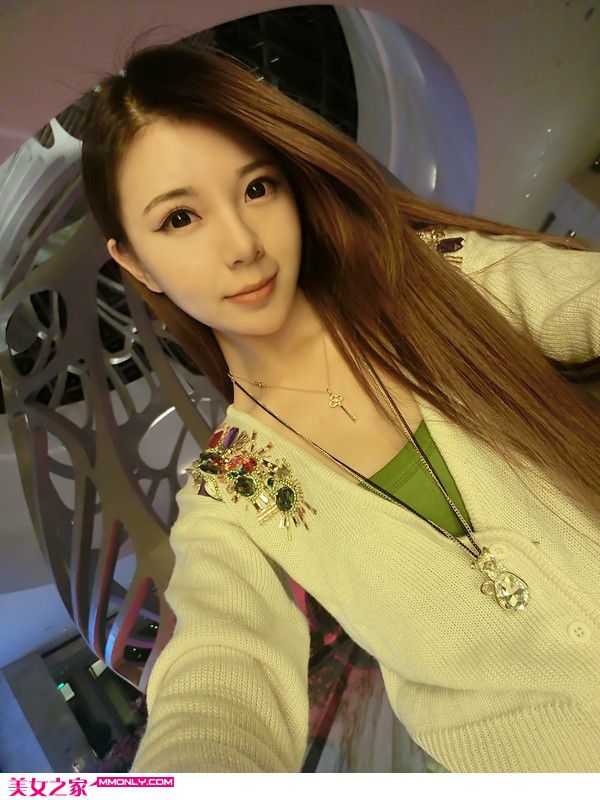可爱美女高清自拍照