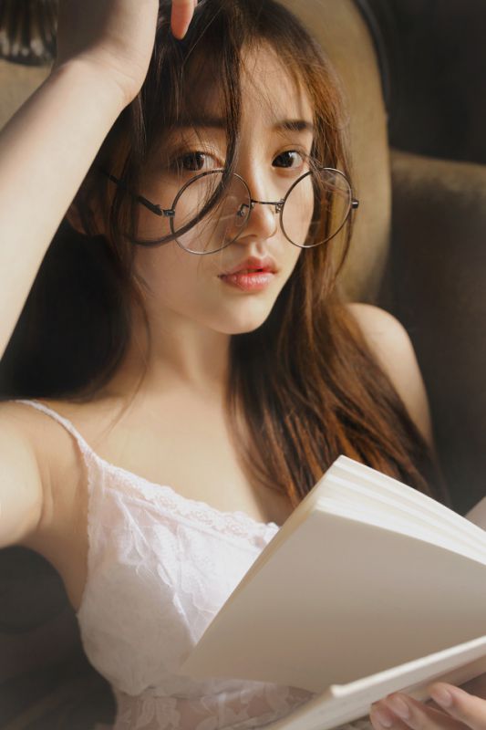 甜美邻家美眉私房迷人写真