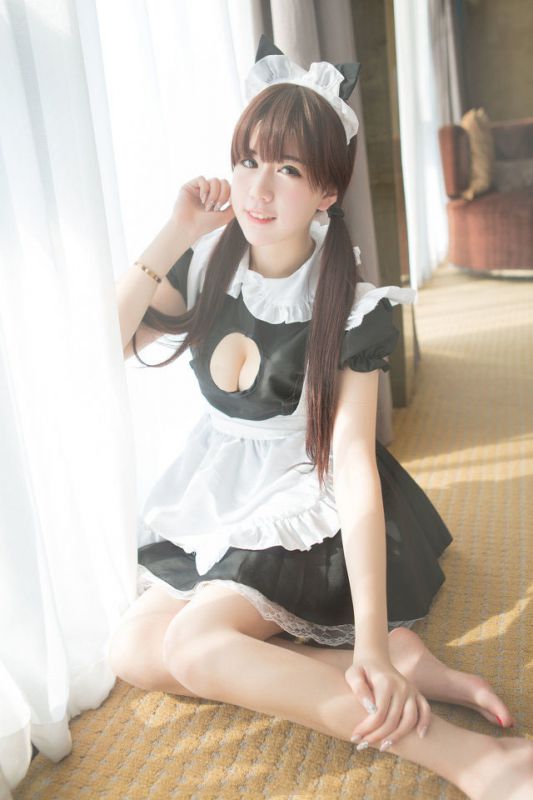 清纯女仆迷人大胸咖啡厅靓丽写真