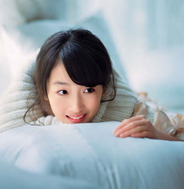 清纯女孩周冬雨俏皮高清写真