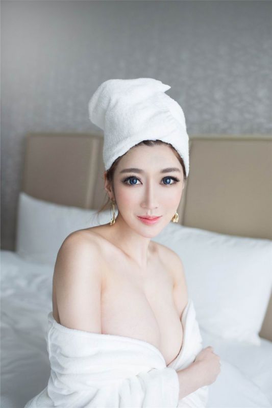 极品美女模特诱人高清写真