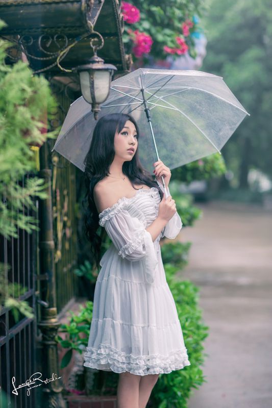 小清新校花美女户外迷人写真
