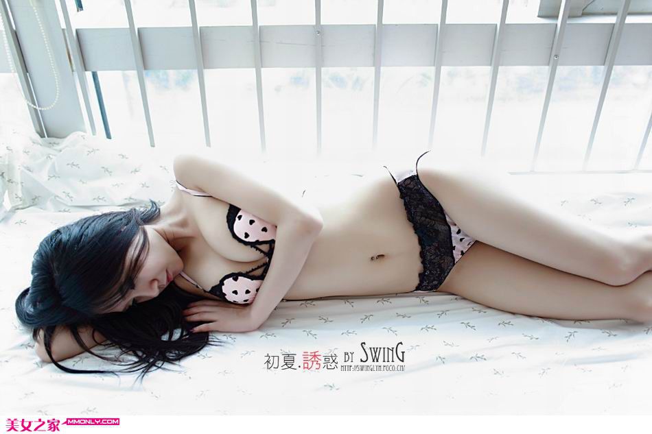 透视装美女性感妩媚写真