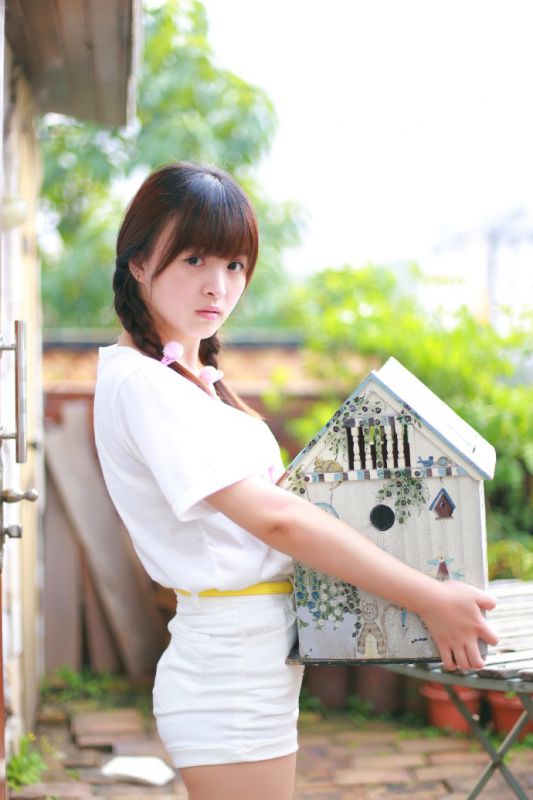 小清新可爱美女户外写真