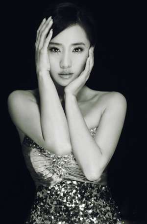 美女王智妩媚撩人高清照