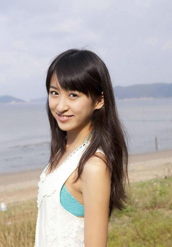 甜美萌妹子户外高清写真