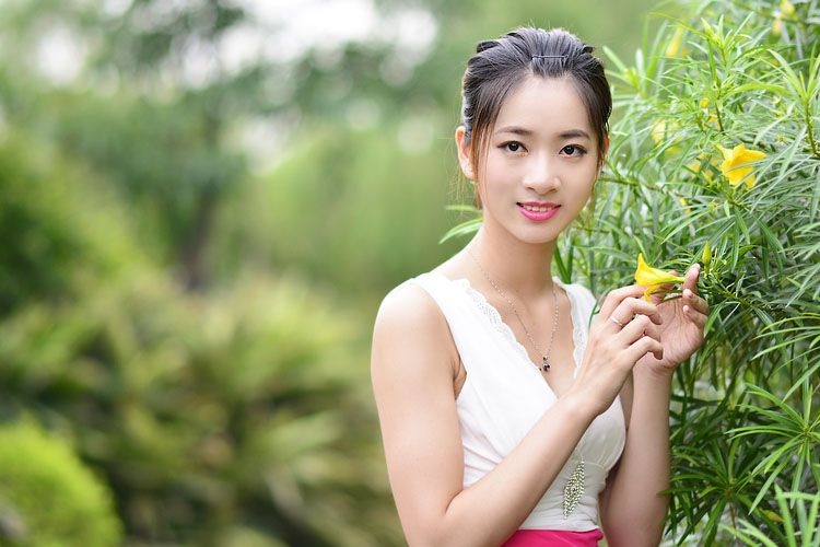 小清新美女美臀长腿户外高清写真