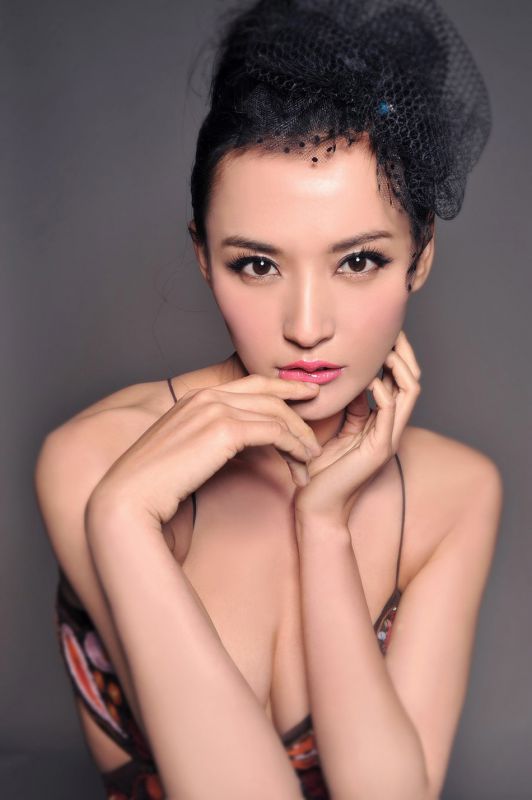 性感御姐莫小棋妩媚写真