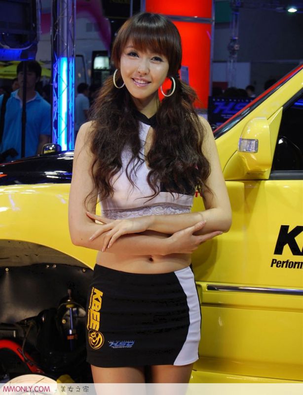 韩国美女姜唯伊车展高清写真