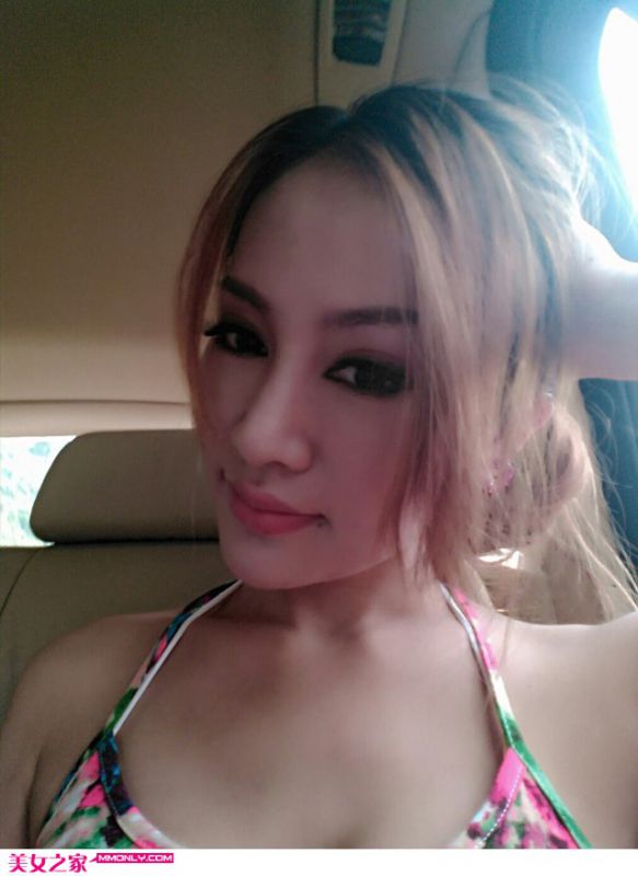 性感模特秀美背诱人写真