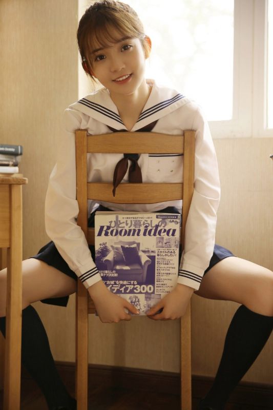 校园女神水手制服风骚丝袜惹火写真