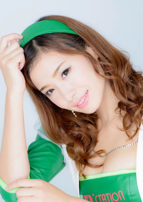 小山桃制服性感高清私房写真