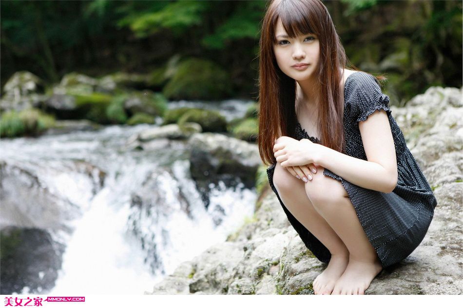清纯美少女演绎性感内衣诱惑