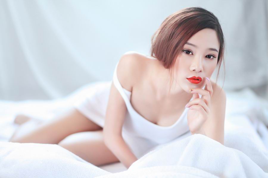 邻家美女性感迷人高清写真