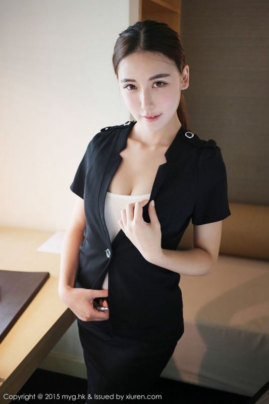 黑丝制服美女熊吖BOBO写真集