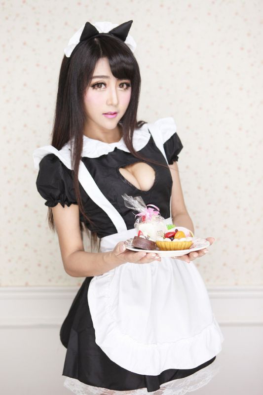 夏小薇女仆制服性感迷人写真