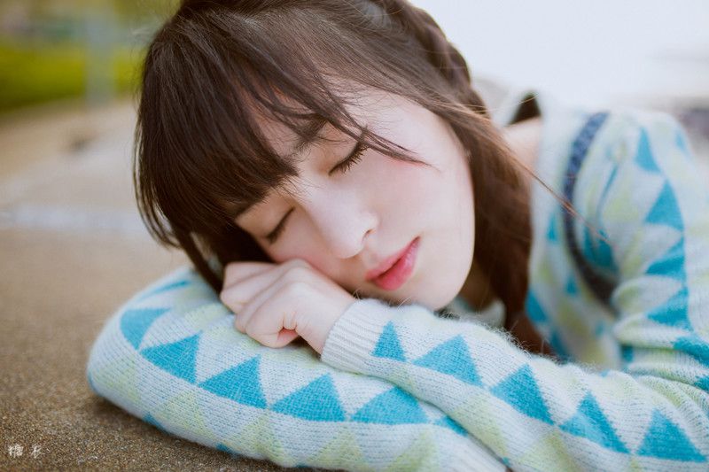 邻家萌妹子户外唯美写真