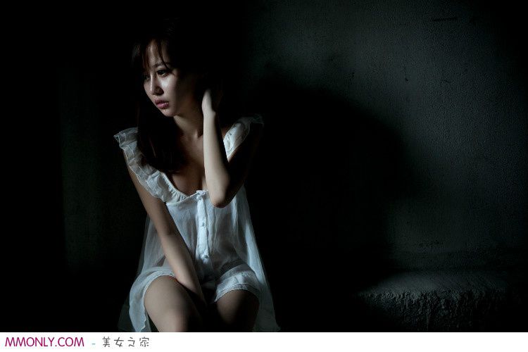 性感酥胸美女瑶瑶私房诱人写真