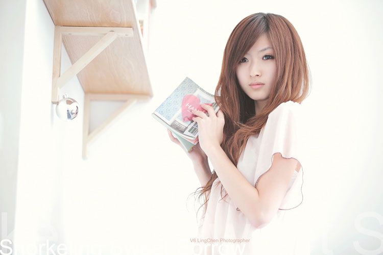 养眼萌妹子户外清新写真