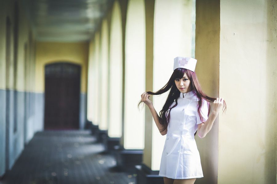 清纯美女上演制服诱惑