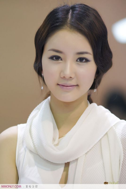 韩国性感美胸模特迷人写真