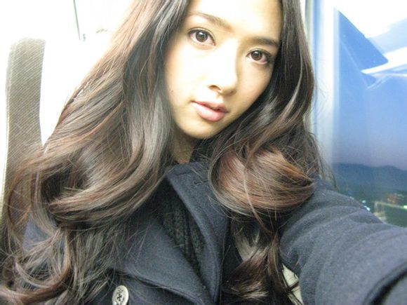 清纯美女郭碧婷街拍写真照