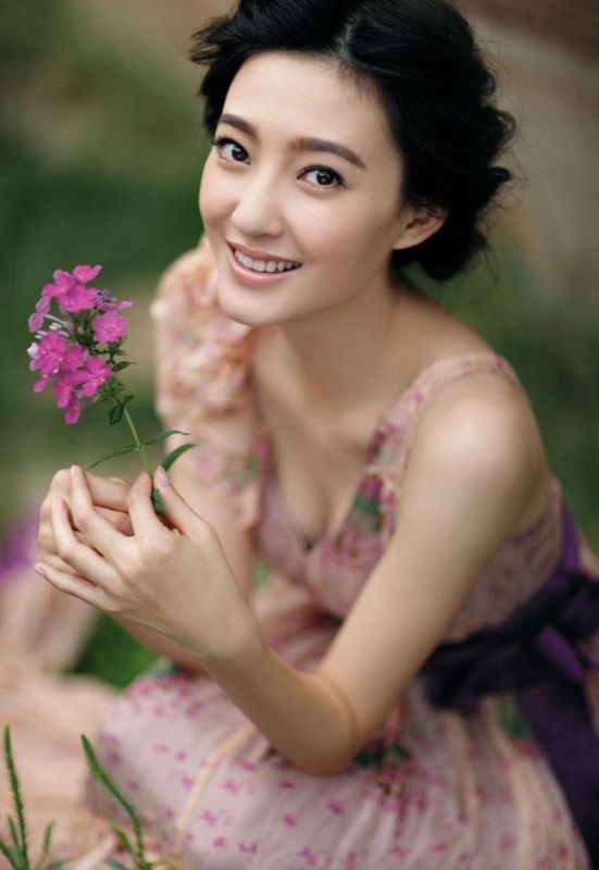 女星王丽坤碎花裙高清写真