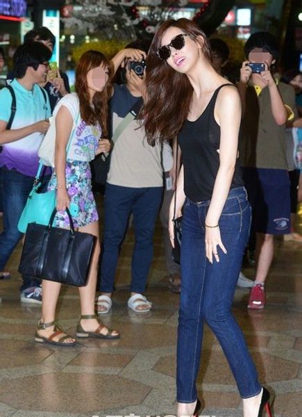长腿美女李多海时尚街拍