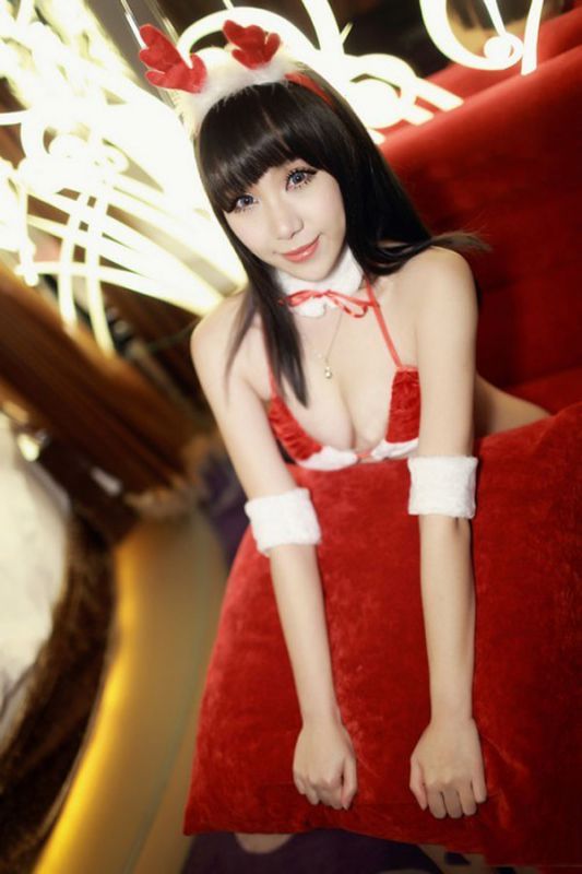 清纯嫩模圣诞节主题诱惑美臀精美写真