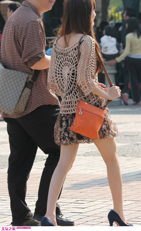 街拍短裙美女迷人写真