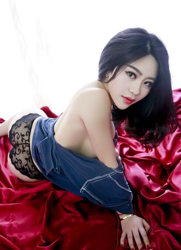 大胸美女大胆惊艳私房诱惑写真