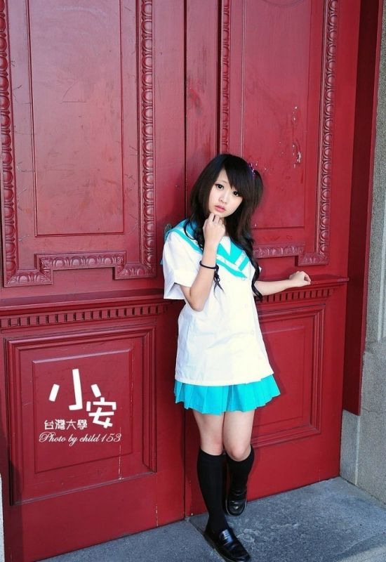 台湾萌妹子校园写真拍摄
