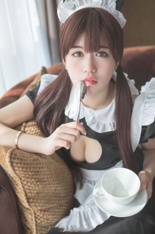 清纯女仆迷人大胸咖啡厅靓丽写真