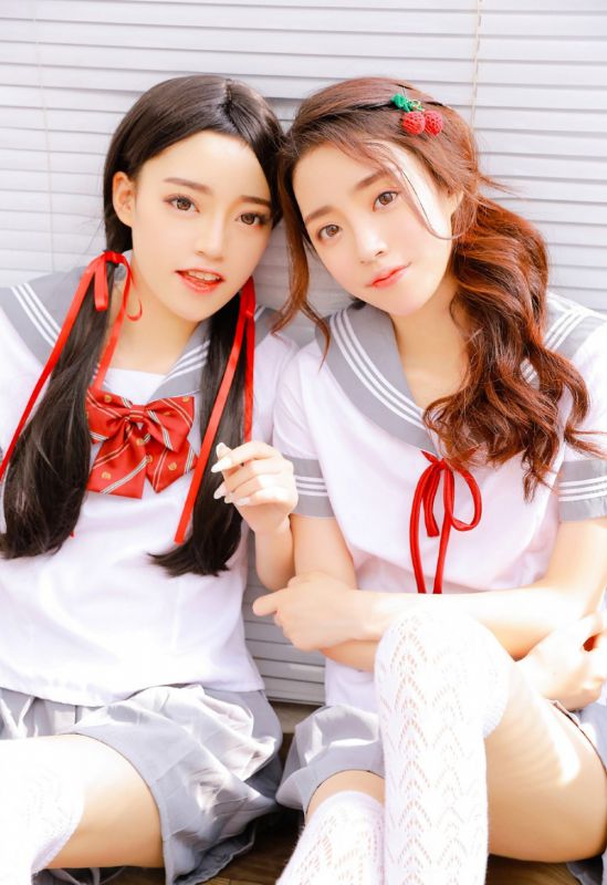 校园美少女百合花开白丝制服清新写真