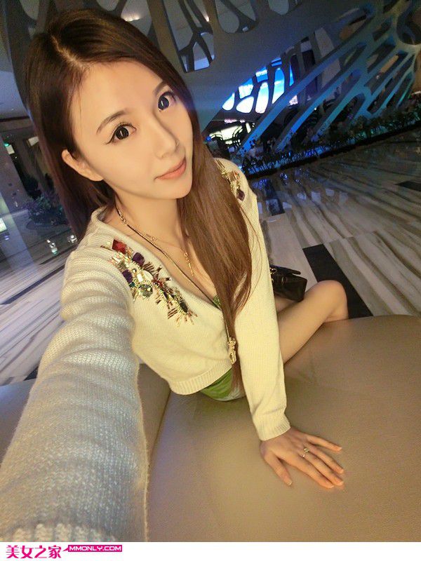 可爱美女高清自拍照