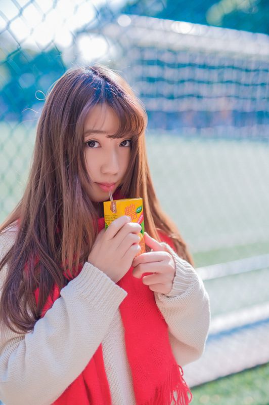校园清新小美女户外动人写真