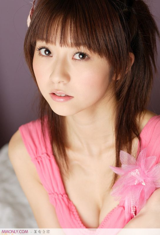 可爱白色内衣美女性感私房写真