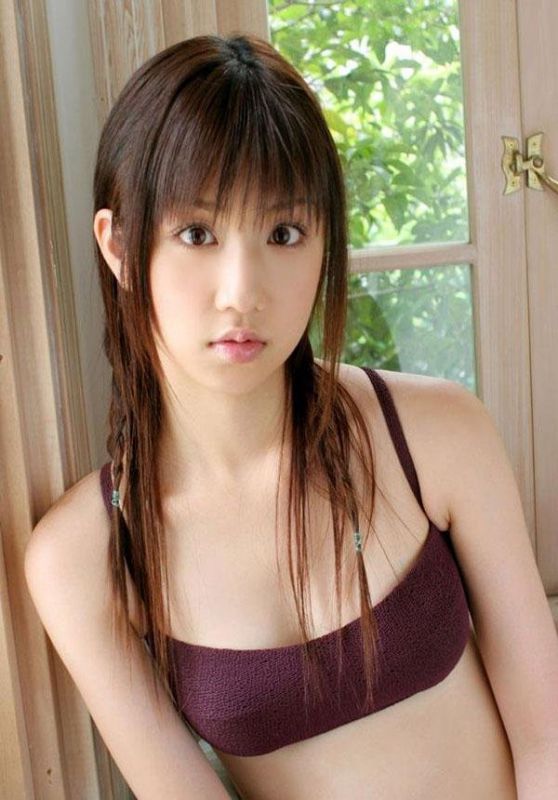 唯美萌妹子可爱迷人室内写真