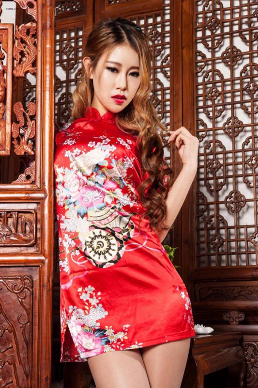 旗袍美女性感丝袜美腿写真