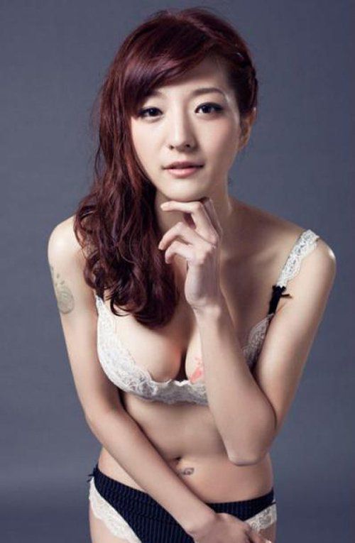90后篮球宝贝王瑶萱迷人美臀特拍