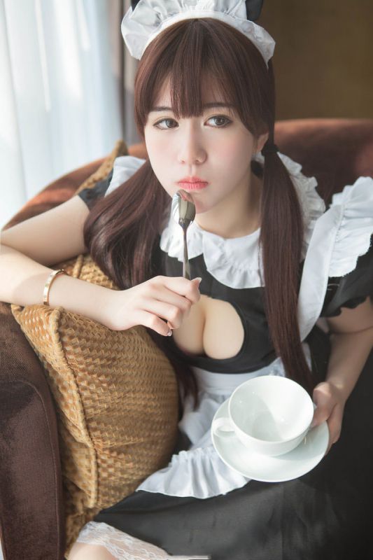 清纯女仆迷人大胸咖啡厅靓丽写真