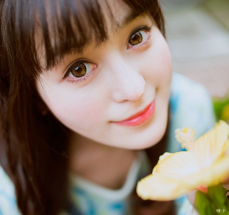 邻家萌妹子户外唯美写真
