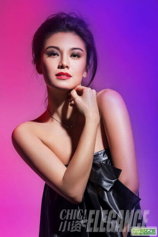女星廖碧儿高清写真展成熟女性范