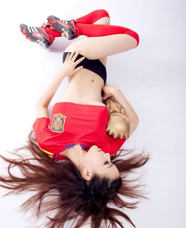 爆乳萌妹子性感诱惑写真