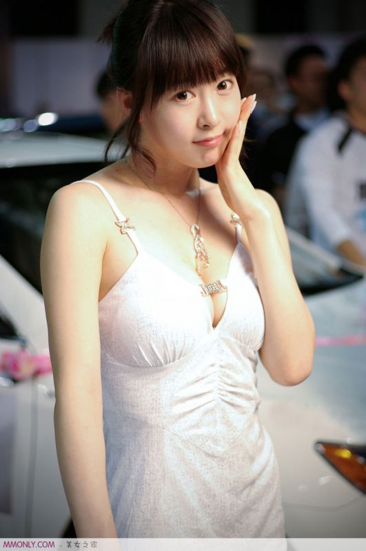 韩国美女李佳娜性感酥胸诱人写真