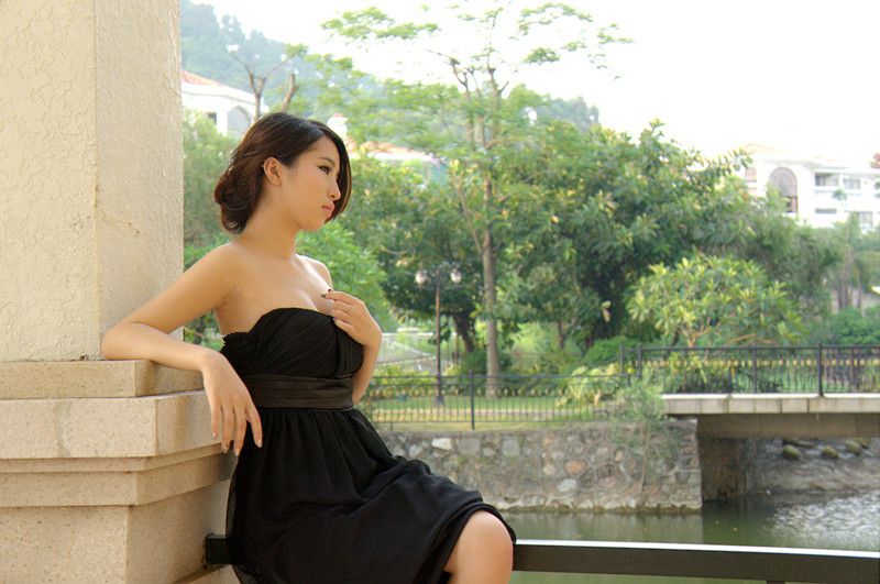 性感美女室外高清写真