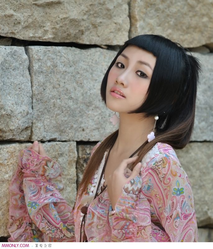 韩系风格的清纯美女高清户外拍摄