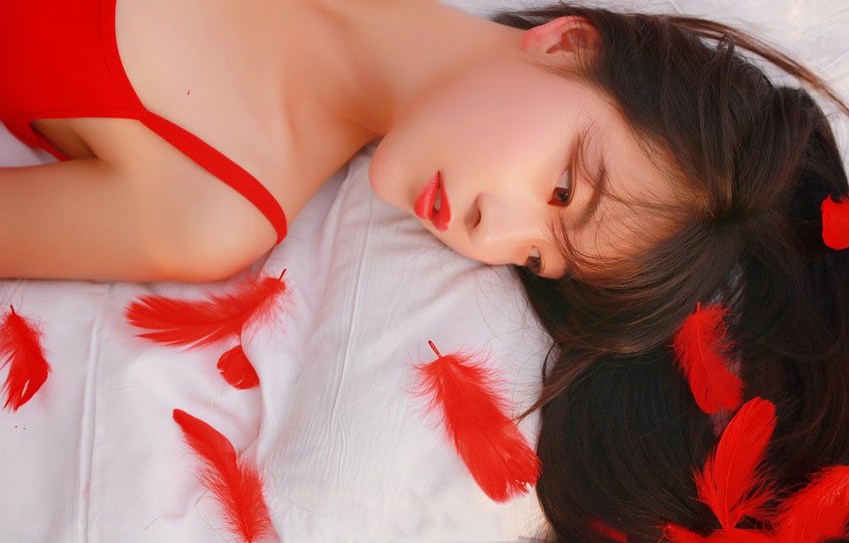 红唇美女性感爆乳私房写真