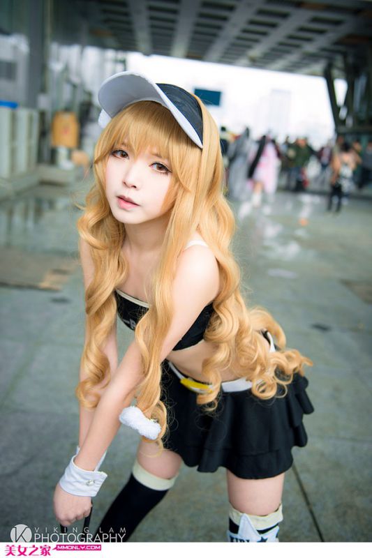 金发美女cosplay可爱魔理沙写真