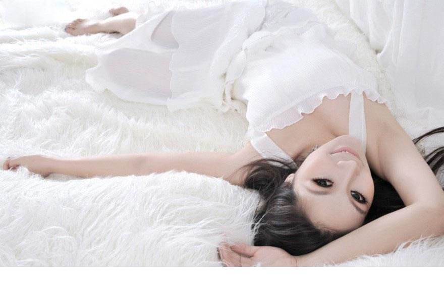清纯可爱美眉私房迷人写真